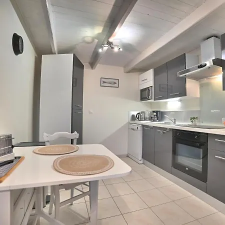 Holiday Le Ceteau By Interhome 생-피에르-돌레롱
